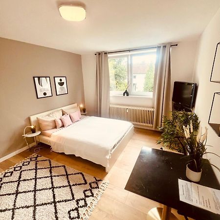 Ferienwohnung An Der Uniklinik Mit Eigener Kueche Und Renoviertem Badezimmer Homburg  Exterior foto