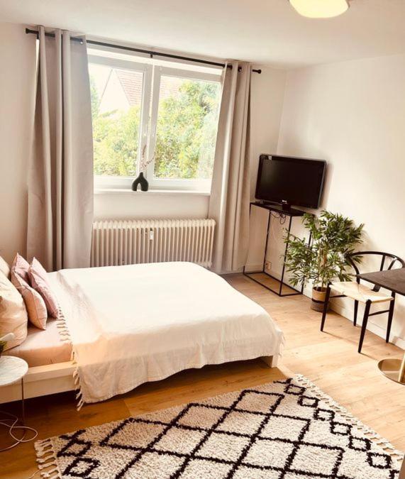 Ferienwohnung An Der Uniklinik Mit Eigener Kueche Und Renoviertem Badezimmer Homburg  Exterior foto