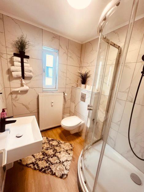Ferienwohnung An Der Uniklinik Mit Eigener Kueche Und Renoviertem Badezimmer Homburg  Exterior foto
