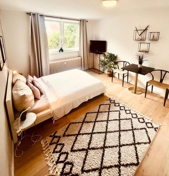Ferienwohnung An Der Uniklinik Mit Eigener Kueche Und Renoviertem Badezimmer Homburg  Exterior foto