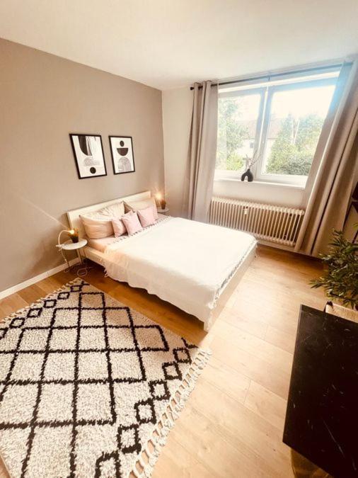 Ferienwohnung An Der Uniklinik Mit Eigener Kueche Und Renoviertem Badezimmer Homburg  Exterior foto